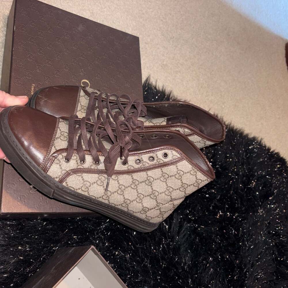 Vintage Gucci GG Supreme High Top Sneakers in Beige and Ebony Mens 8.5 - Picture 5 of 9